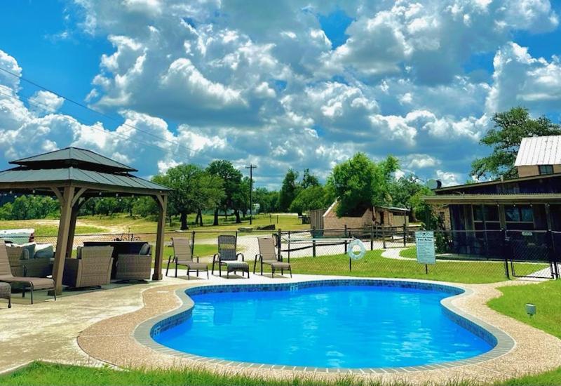Country Inn Cottages Фредериксбург Екстериор снимка