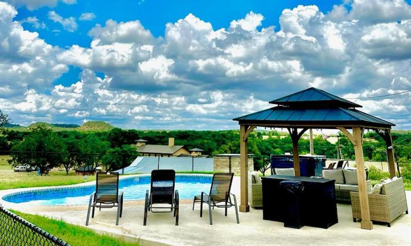 Country Inn Cottages Фредериксбург Екстериор снимка