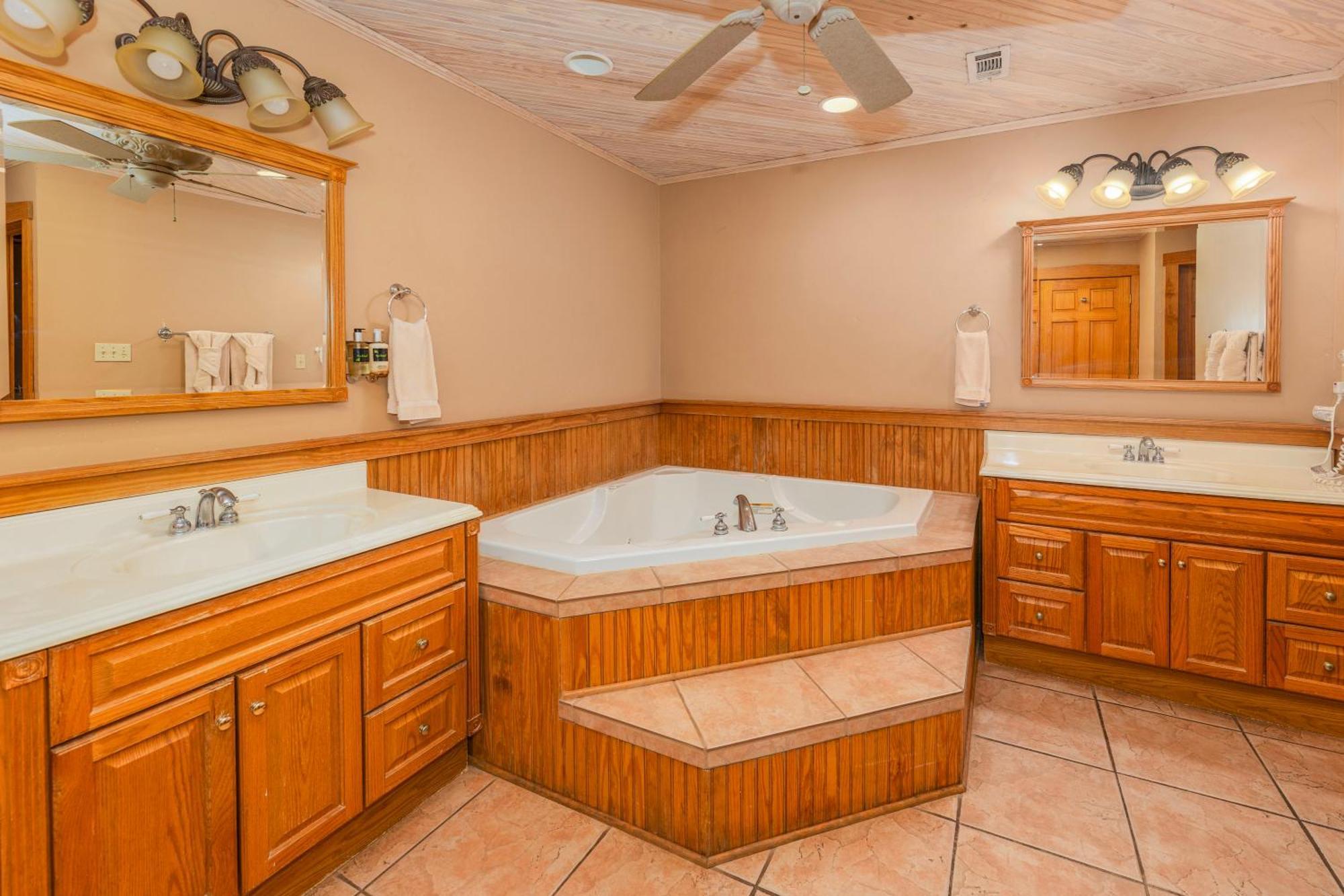 Country Inn Cottages Фредериксбург Екстериор снимка
