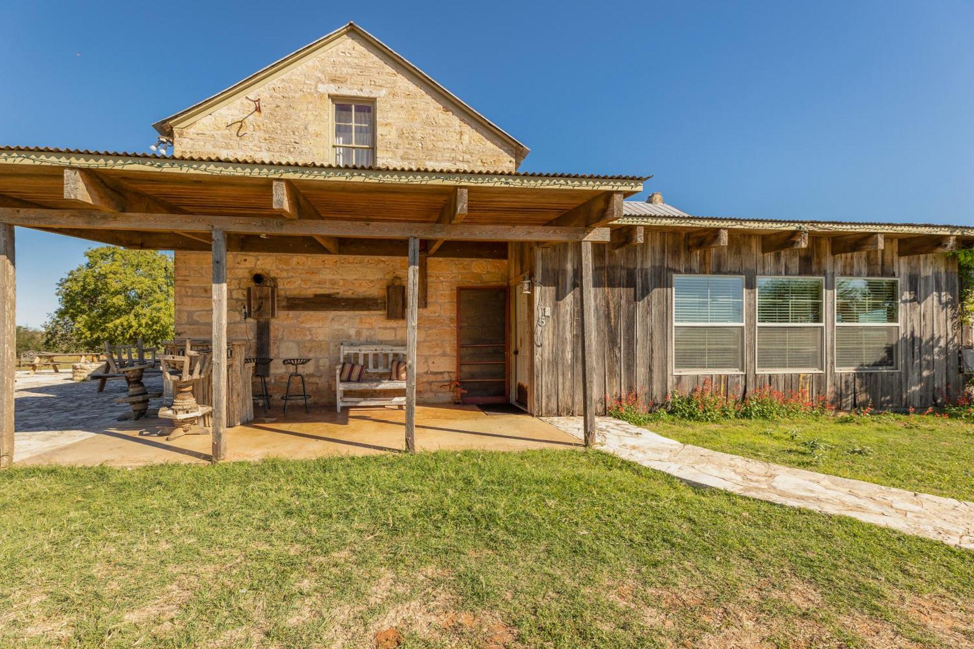 Country Inn Cottages Фредериксбург Екстериор снимка